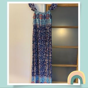 Flowy patterned maxi dress